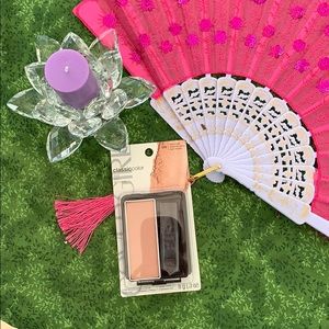 CoverGirl Classic color blush natural glow 570